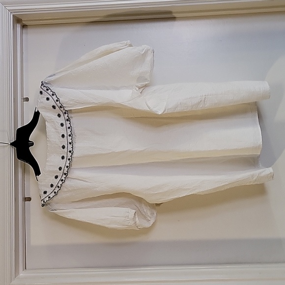 Lg white cotton blouse with blue thread - Picture 2 of 4